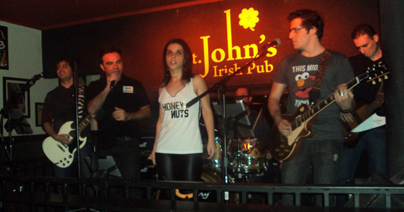 St. John's Irish Pub recebe a banda Honey Nuts Eventos BaresSP 570x300 imagem