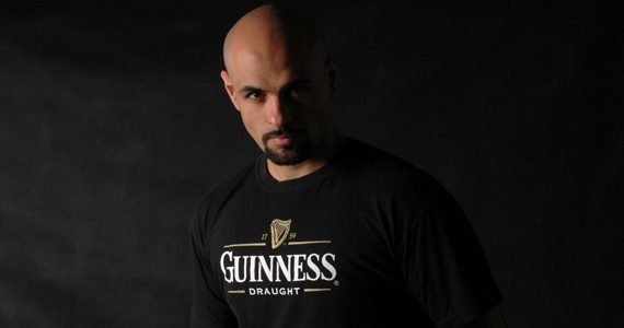 Pop rock com Leo Mancine na noite de sábado no BQ Moema