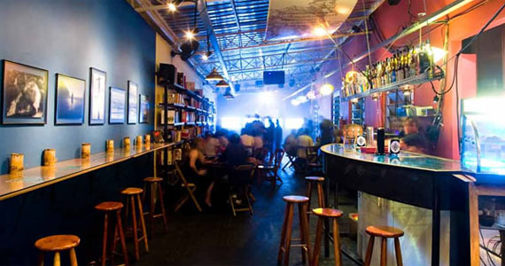 Noite do rock'n'roll na Livraria da Esquina neste domingo