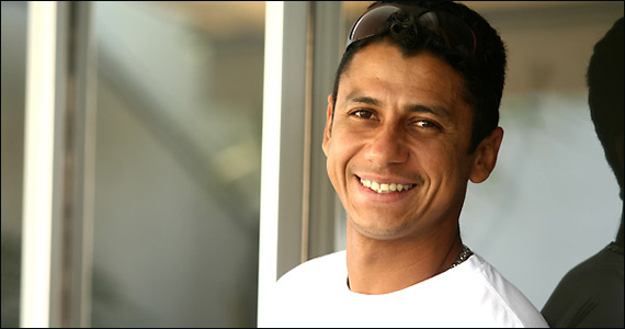 Os sucessos de MC Leozinho e cantor Rafael Almeida na Outlaws