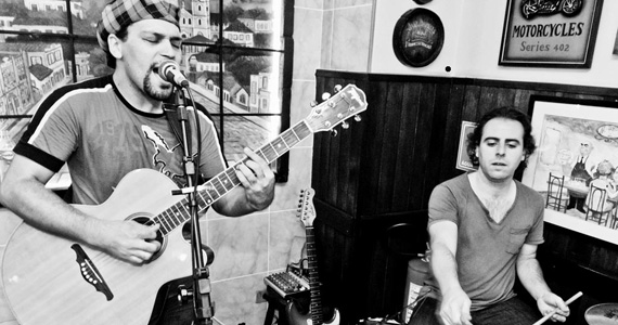 Mael Júlia & Milton Santos agitam a noite desta sexta-feira no BarBirô