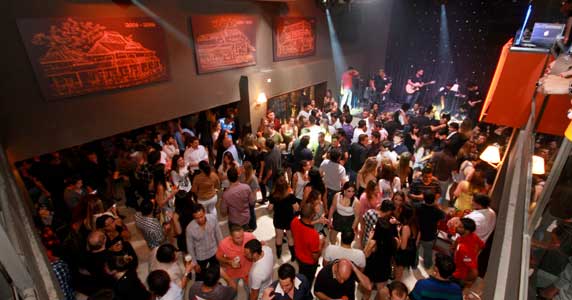 Acontece no sábado o Pagode de Feijoada no Maevva Bar