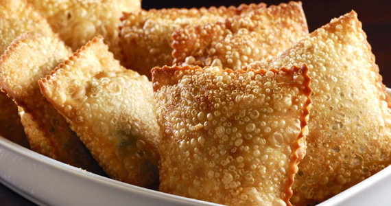 Porção de Pasteis variados para o happy hour desta quinta no Elidio Bar