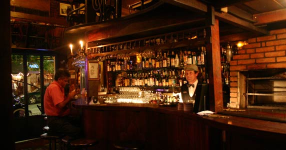 Trio Expresso anima o sábado do Piratininga Bar