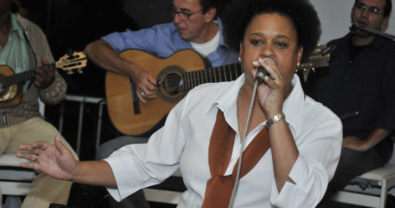 Convidada especial Rose Guará e outras atrações no Traço de União 