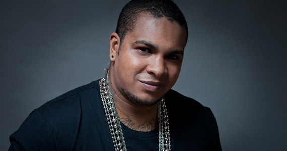 Cantor Rodriguinho faz show nesta sexta-feira no Santa Aldeia