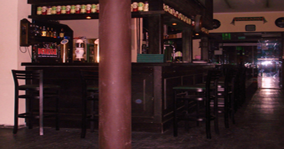 St John's Irish Pub oferece Heineken com futebol nesta quarta-feira