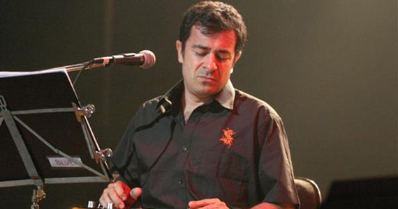 Theo Werneck Blues Trio se apresenta no Festival de Blues do Paribar Theo Werneck Blues Trio se apresenta no Festival de Blues do Paribar