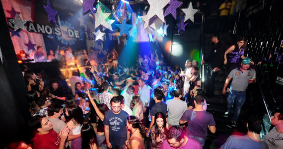 Trahs 80's promove festa especial com line-up repleto de DJs convidados