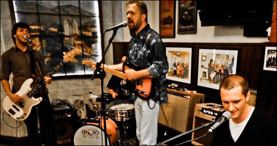 Nesta sexta-feira a banda Vintage Box se apresenta no palco do Willi Willie