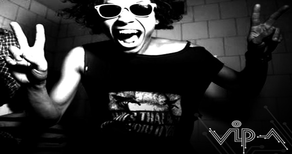Vip-A e Madjoker no palco do Willi Willie Bar e Arqueria