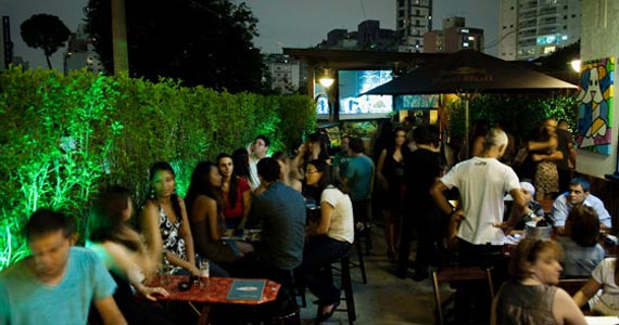 Akbar Lounge & Disco apresenta a Noite do Vermelho e Branco  Eventos BaresSP 570x300 imagem