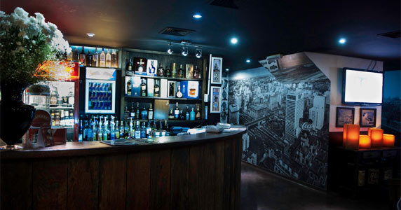 Noite dos Óculos Escuros no Akbar Lounge & Disco no sábado