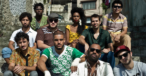 Grazie a Dio recebe grupo Aláfia  fazendo mix de ritmos