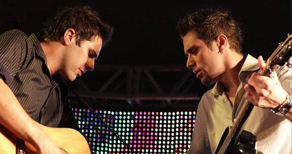 Mercearia apresenta show de Alexandre e Adriano