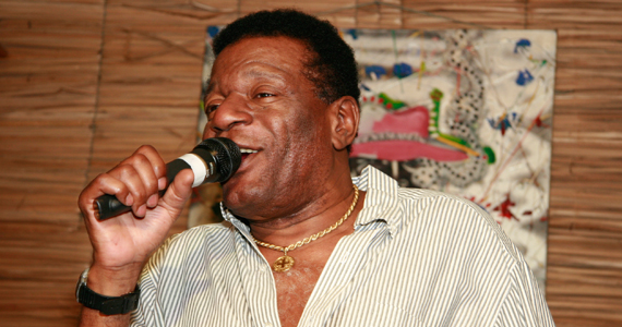 Traço de União recebe o som do DJ Tadeu, Dayse do Banjo e Almir Guineto Traço de União recebe o som do DJ Tadeu, Dayse do Banjo e Almir Guineto