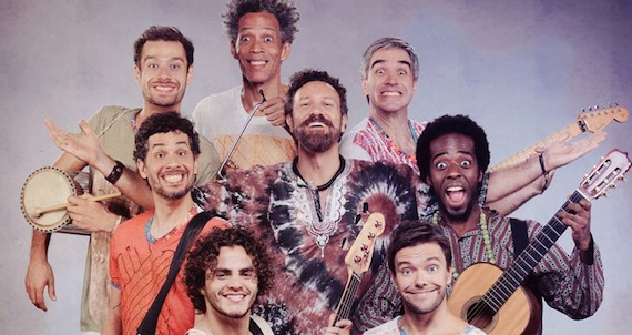 Gilberto Gil é homenageado em Aquele Abraço - O Musical em cartaz no Teatro Procópio Ferreira