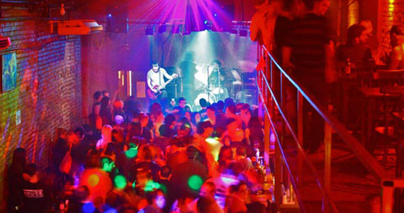 Programação especial com direito a double caipirinha no Café Aurora Programação especial com direito a double caipirinha no Café Aurora
