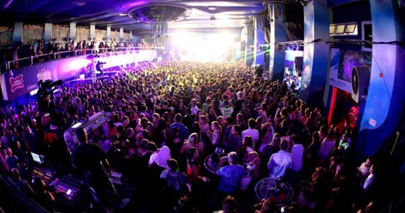 Baile da Favorita anima a galera com muito funk no Clube Pinheiros