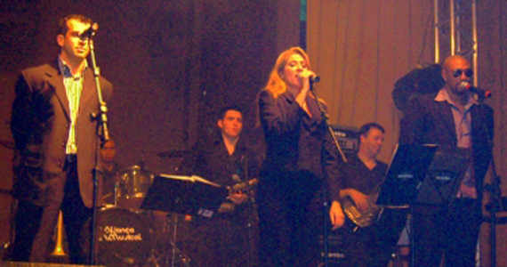 Banda Biosfera agita o Bar Metrópolis com muito pop rock internacional
