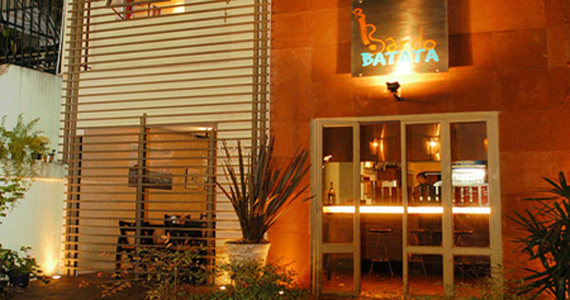 Bardo Batata oferece happy hour animado com transmissão do Jogo da Libertadores