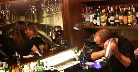 Bar Estônia oferece uma carta de bebidas com diversificado drinks e coqueteis Eventos BaresSP 570x300 imagem
