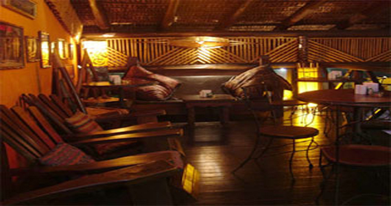 Segunda-feira com música sertaneja no Barracuda Sushi Bar