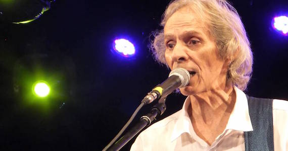 Teatro J Safra apresenta sucessos da MPB na voz de Beto Guedes Teatro J Safra apresenta sucessos da MPB na voz de Beto Guedes