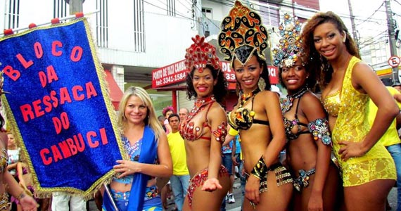 Bloco de Carnaval Bloco da Ressaca anima os foliões no Largo do Cambuci Eventos BaresSP 570x300 imagem
