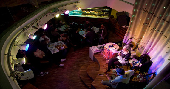 Sexta-feira é dia de roda de samba no Bar Brahma Centro