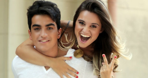 Noite Housenejo agita a sexta-feira no Maevva Bar com Brunna e Mateus Noite Housenejo agita a sexta-feira no Maevva Bar com Brunna e Mateus