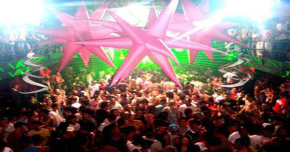 Domingo é dia de matinê na Bubu Lounge com Tots! Todas Vai!