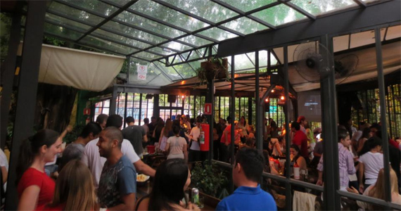 Dudu Araújo e banda agitam noite de sábado no Bar Camará