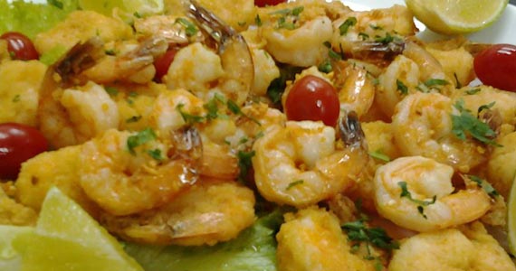 Porção de Camarão Alho e Óleo como opção de petisco no Elidio Bar Porção de Camarão Alho e Óleo como opção de petisco no Elidio Bar