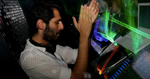 DJ israelense Jean Claude Gavri comanda as pick-ups e agita a sexta-feira da Casa 92 Eventos BaresSP 570x300 imagem