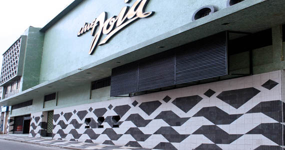 Cine Joia comemora um ano e promove baile com traje Black Fucking Tie