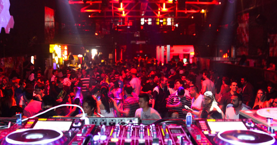 Friends on Decks 4 anos acontece no Clash Club