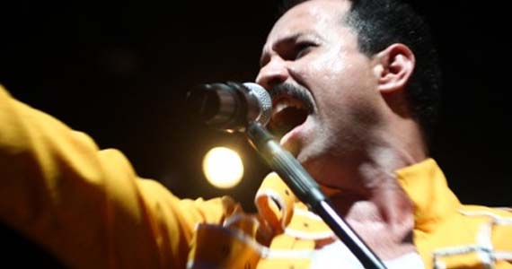 Banda cover do Queen se apresenta no Bar Rock Club Banda cover do Queen se apresenta no Bar Rock Club
