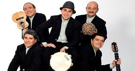 Apresentação do grupo Demônios da Garoa no palco do Bar Brahma