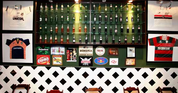 Happy Hour e jogos de futebol na quarta do Di Primeira Bar