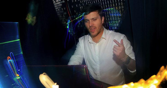 Segunda tem balada de Natal com DJs Ale Salles e Mauricio Gatto na Casa 92