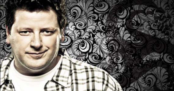 DJ Ronaldo Gasparian anima a noite de quinta-feira no Dezoito Bar