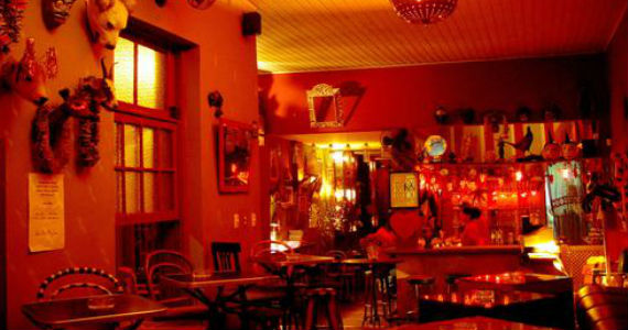 Bar Drosophyla oferece pescados e bebidas diversas para o happy hour