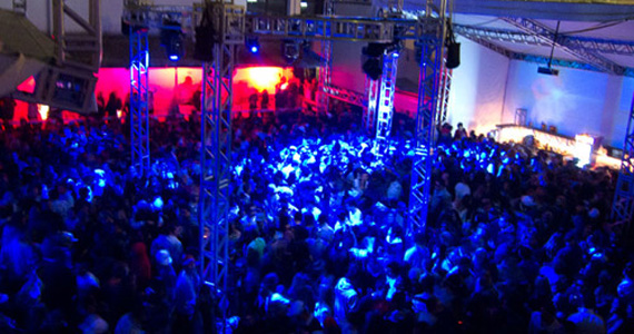 Eazy apresenta na segunda a Noite da Mini Saia Eventos BaresSP 570x300 imagem