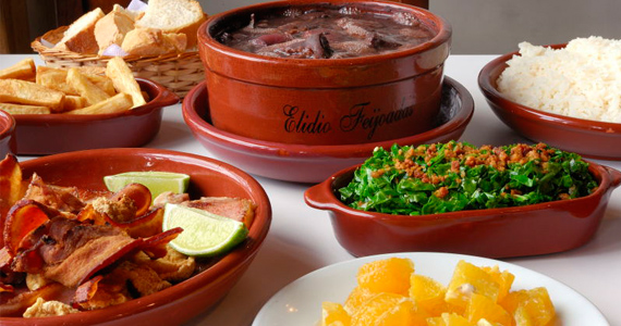 Todos os sábados têm Feijoada completa no Elidio Bar, localizado na Mooca