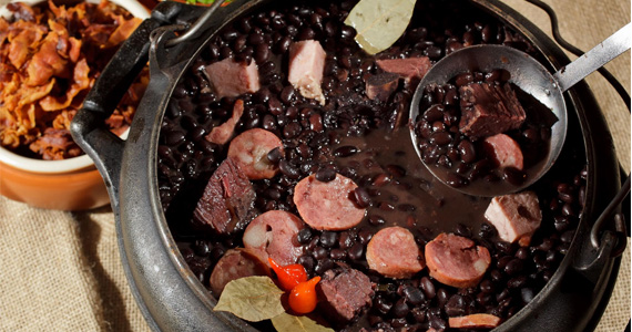 Sábado é dia de almoço com feijoada em clima de Sertanejo no Bar Matriz