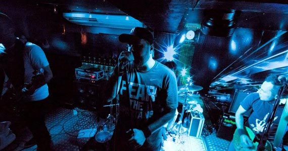 Grungeria se apresenta no St. John's Irish Pub animando o sábado