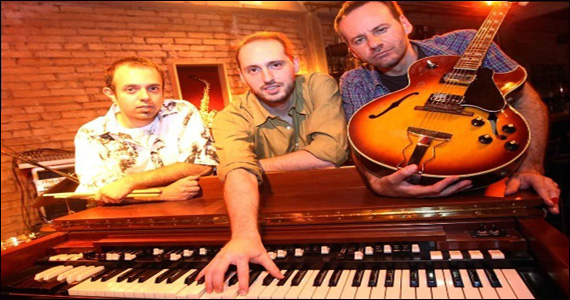 Trio Hammond Grooves sobe ao palco do Bourbon Street Music