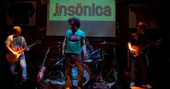 Insônica agita a noite de sábado no The Sailor com cover de bandas internacionais