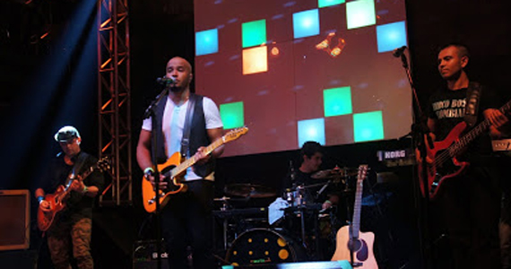 Jet Lag recebe show ao vivo da banda Jack Fast nesta quinta-feira